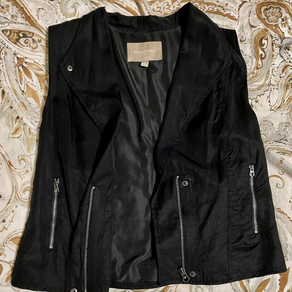 Black Vest  Banana Republic, women's Size 4